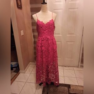 Women lace dress with pockets! Great condition! New without tags